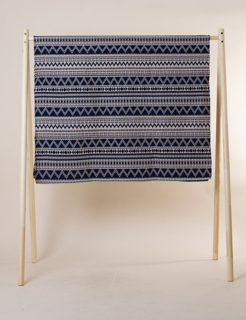 Bla_monstrad_Filt_Alvadalen_Navy_Beige_Print.jpg