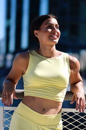 Keltainen Top Nova Yellow