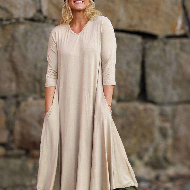 Beige Klänningar