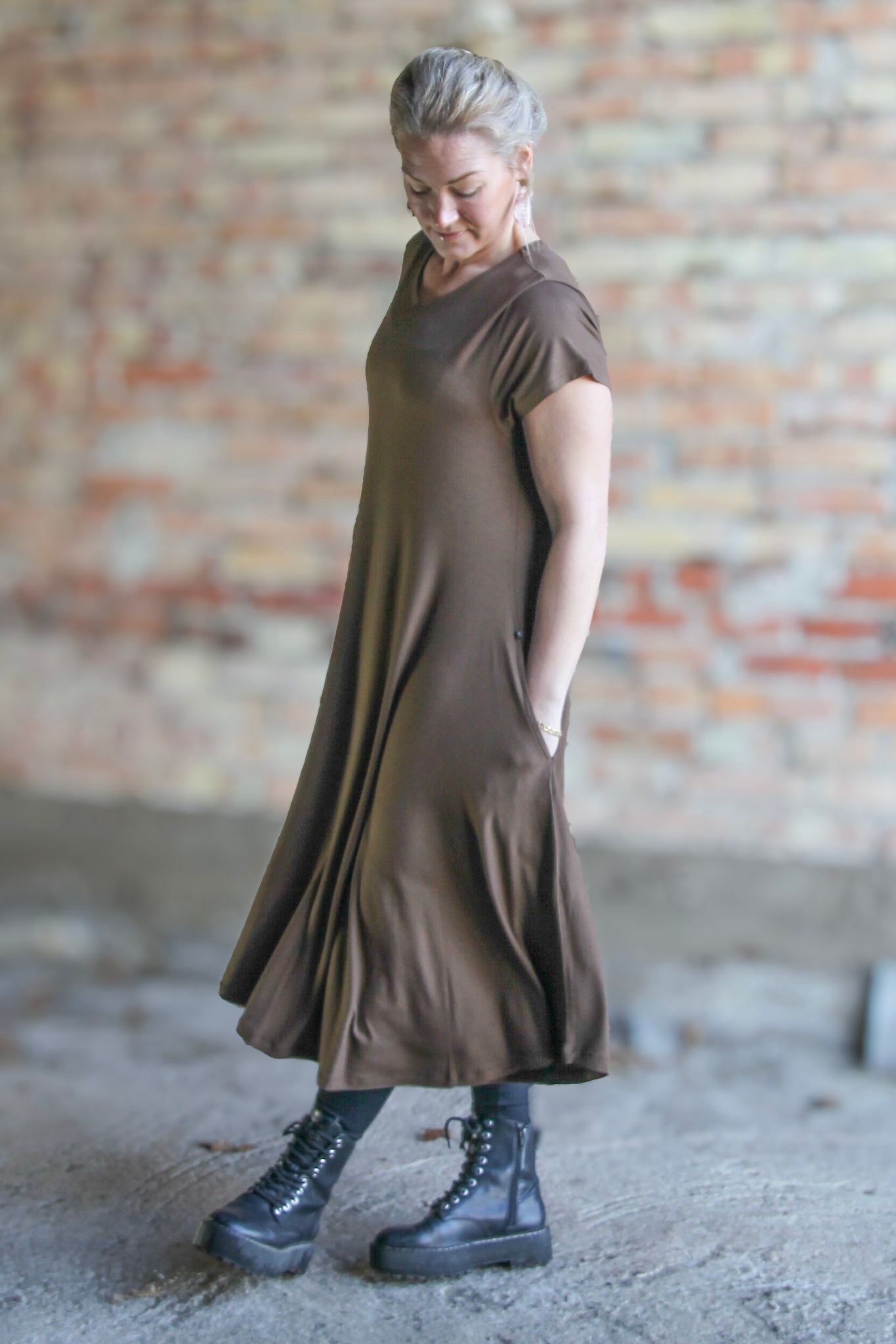 Ruskea mekko Ballerina V-kaula Castagno