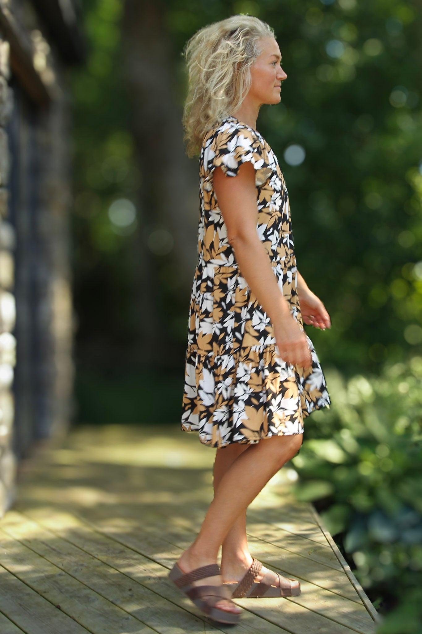 Beige gemustertes Kleid Naomi Black Base Beige Leaf