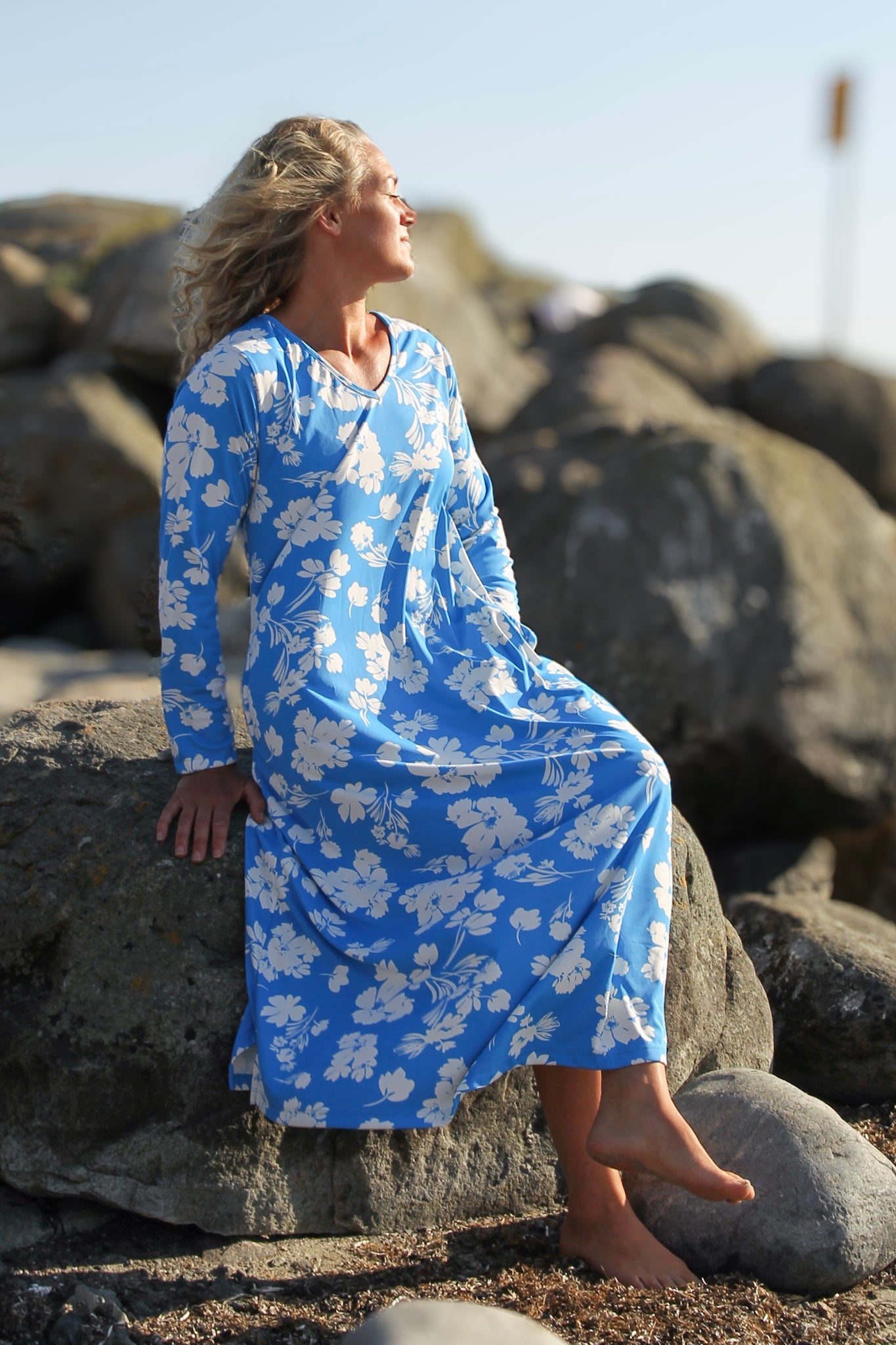 Sininen kukkainen mekko Riviera Sky Blue