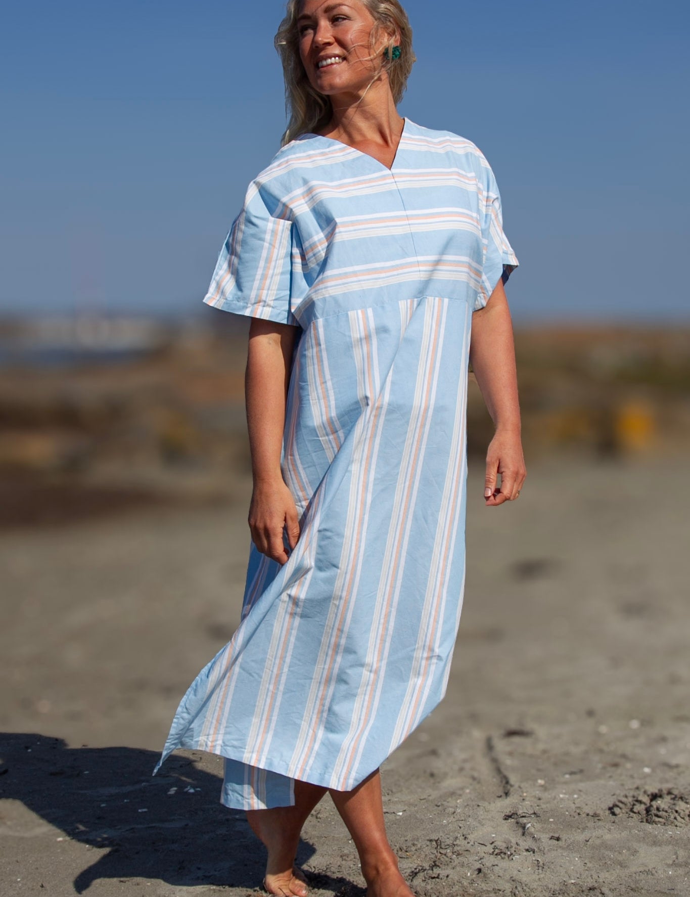 Bla_Randig_Klanning_Skutskar_Blue_251_1ebeef19-5e7a-4408-ae09-f69a8dbf41f3.jpg