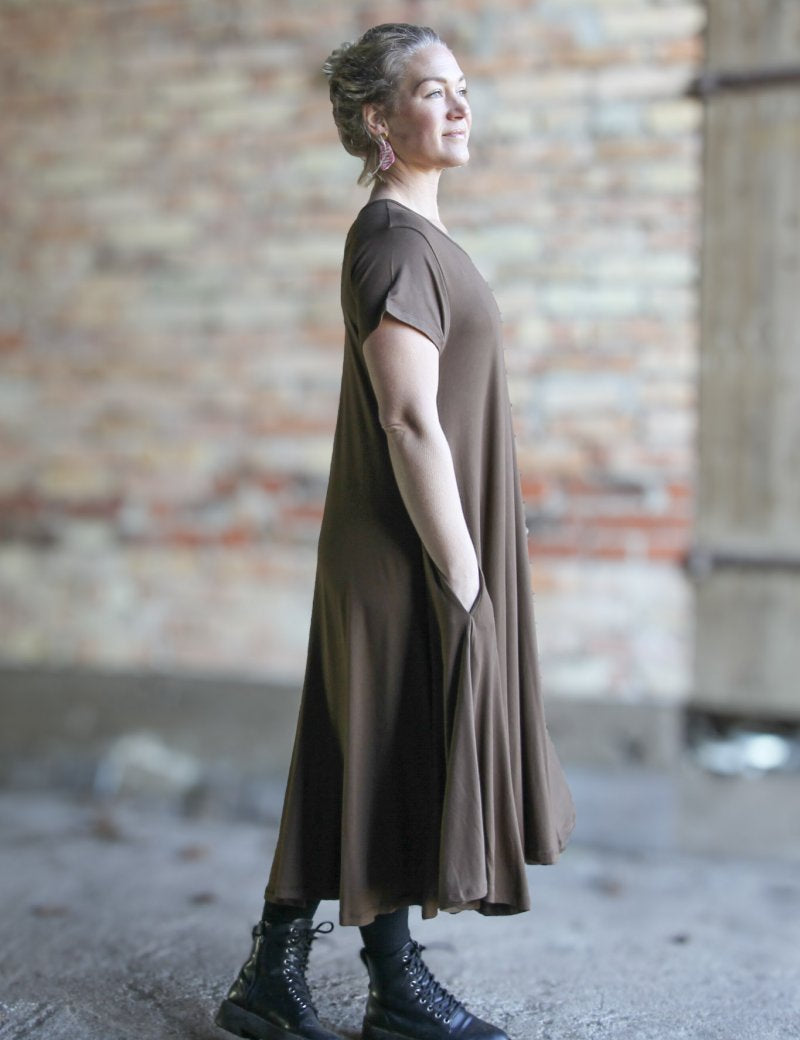 Brun_Klanning_Ballerina_V-Neck_Castagno_252_ac7108bd-0e53-48b5-a088-a5f170744c72.jpg