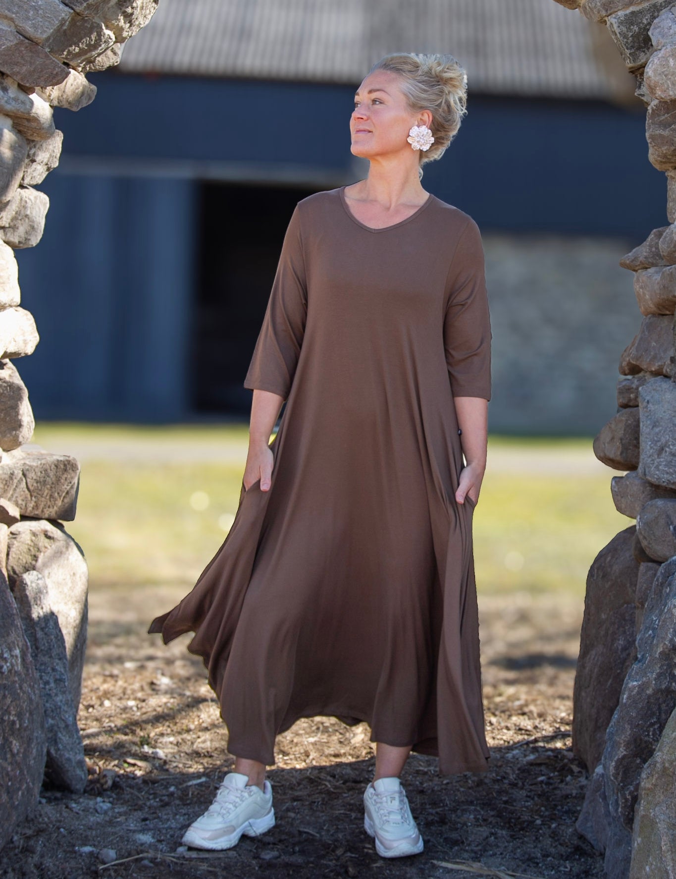 Brun_Klanning_Ballerina_V-Neck_Long_Brown_252.jpg