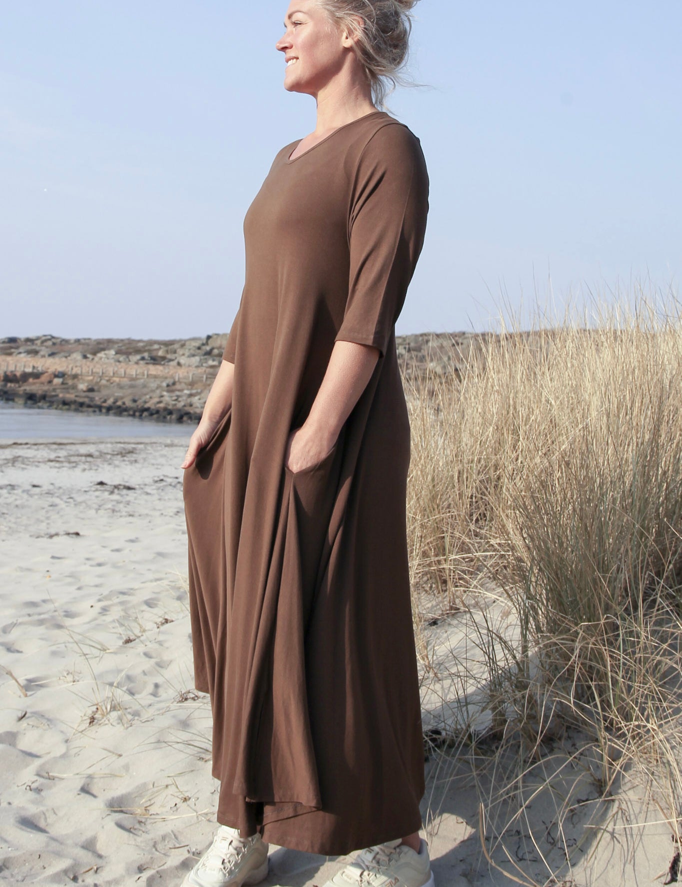 Brun_Klanning_Ballerina_V-Neck_Long_Brown_260.jpg