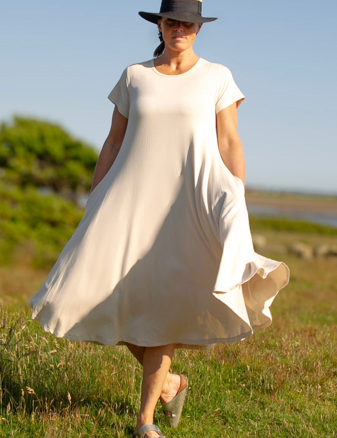 Gra_Beige_Klanning_Ballerina_Grey_Beige245.jpg