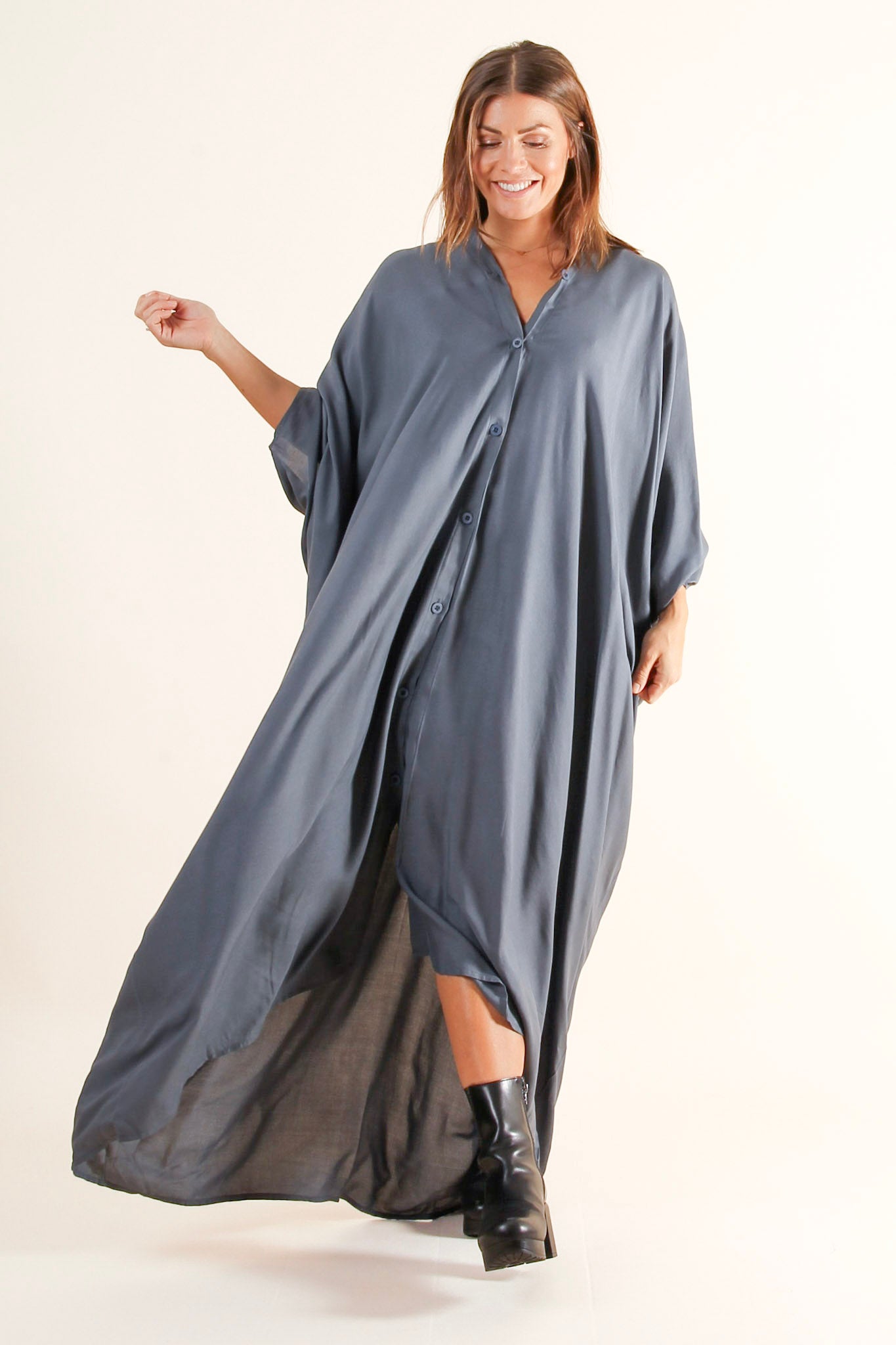 Grå Kaftan Kjole Olinda Grå