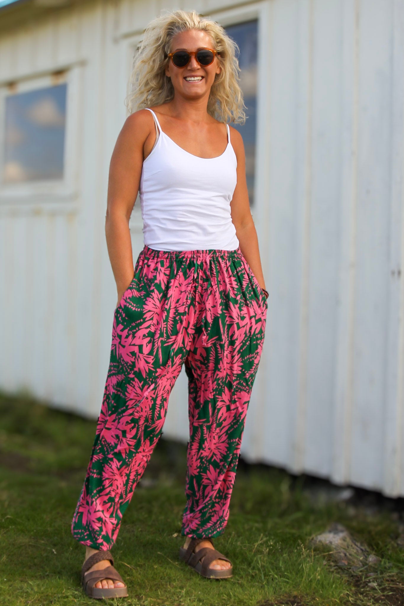 Groen/roze bladpatroon broek bloem zeegroen roze