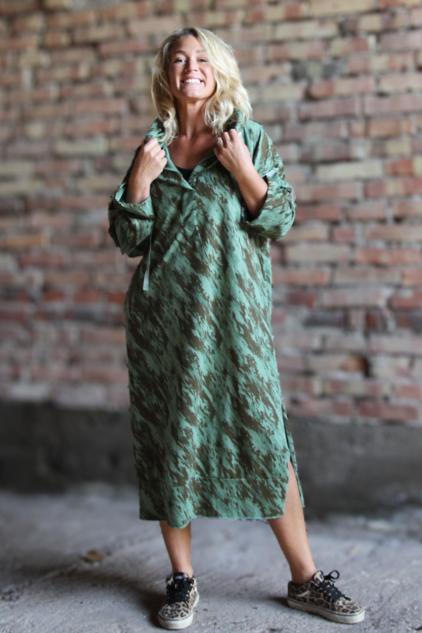 Groen patroon hoodie jurk Kokomo Eucalyptus Groen Bruin