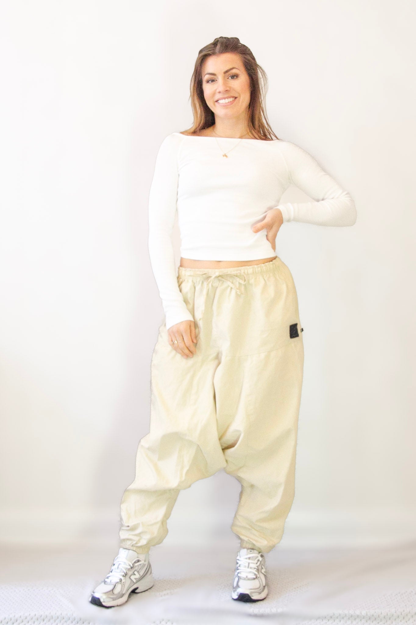 Krämvit Haremsbyxa Yogi Cargo Cream White