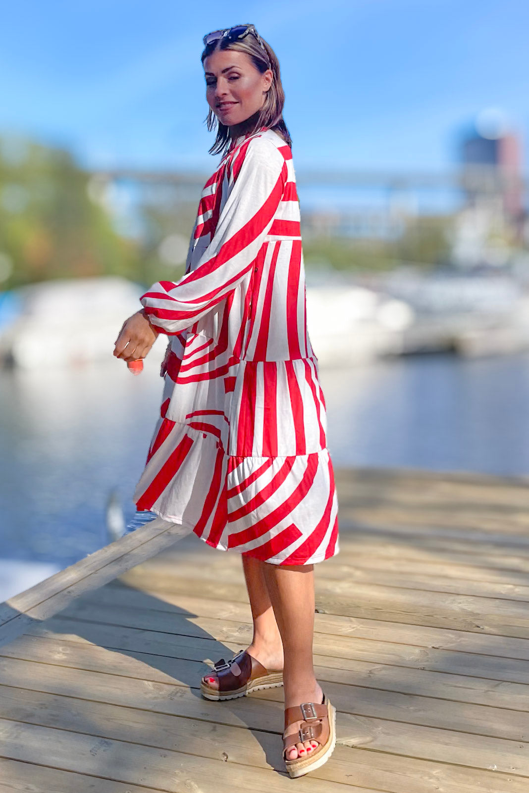 Red &amp; White Dress Kihe Red &amp; White