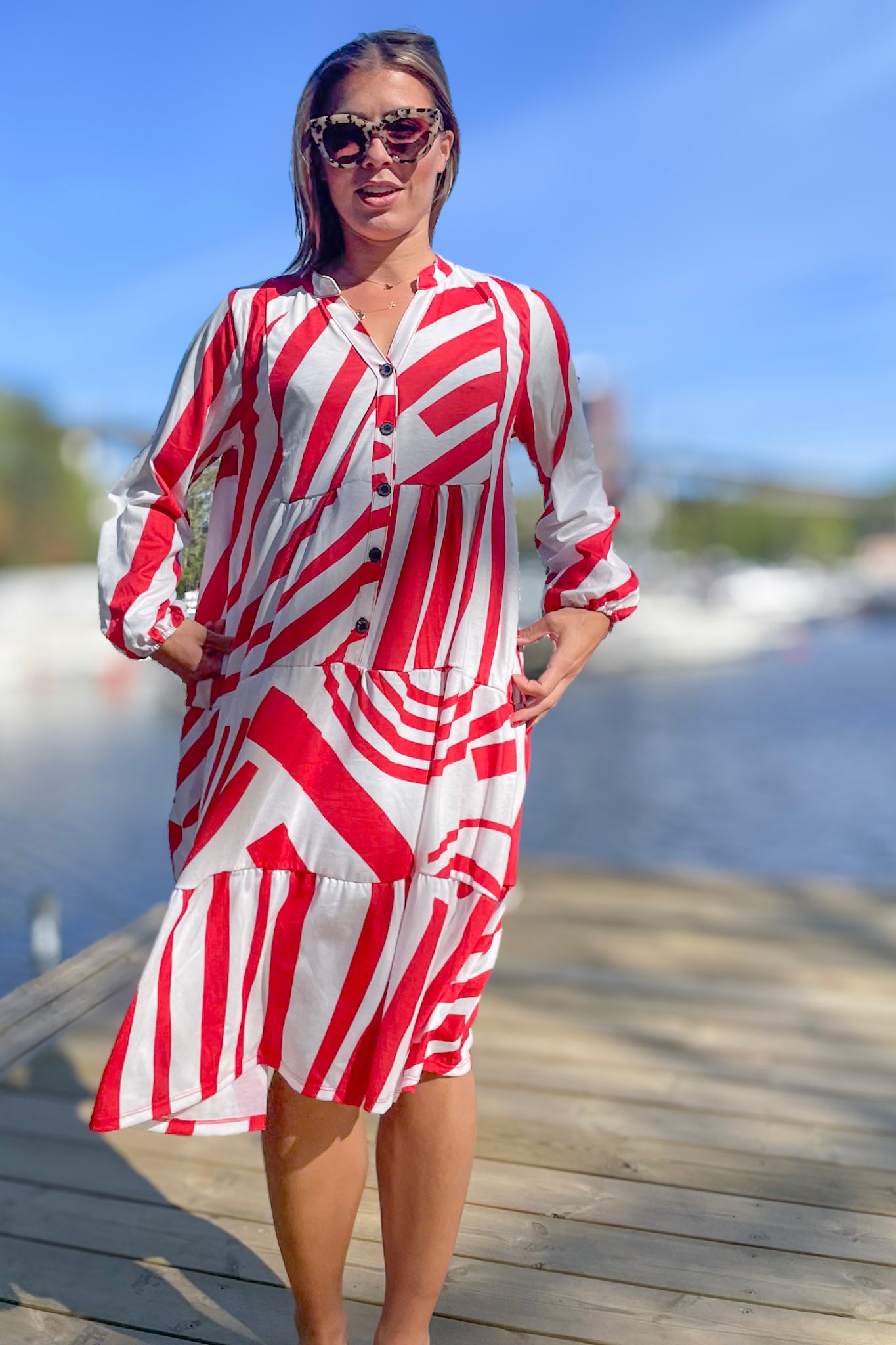 Red &amp; White Dress Kihe Red &amp; White