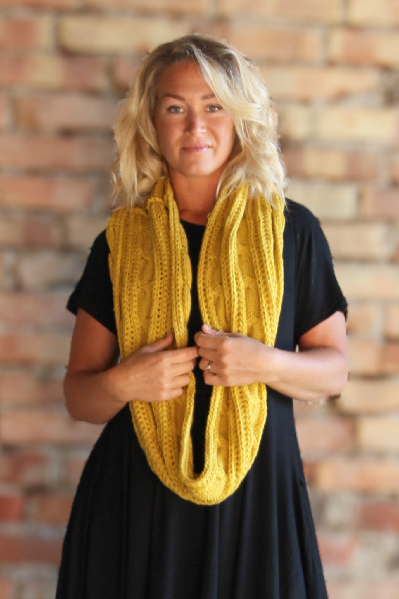 Senapsgul Stickad Halsduk Sigrid Mustard