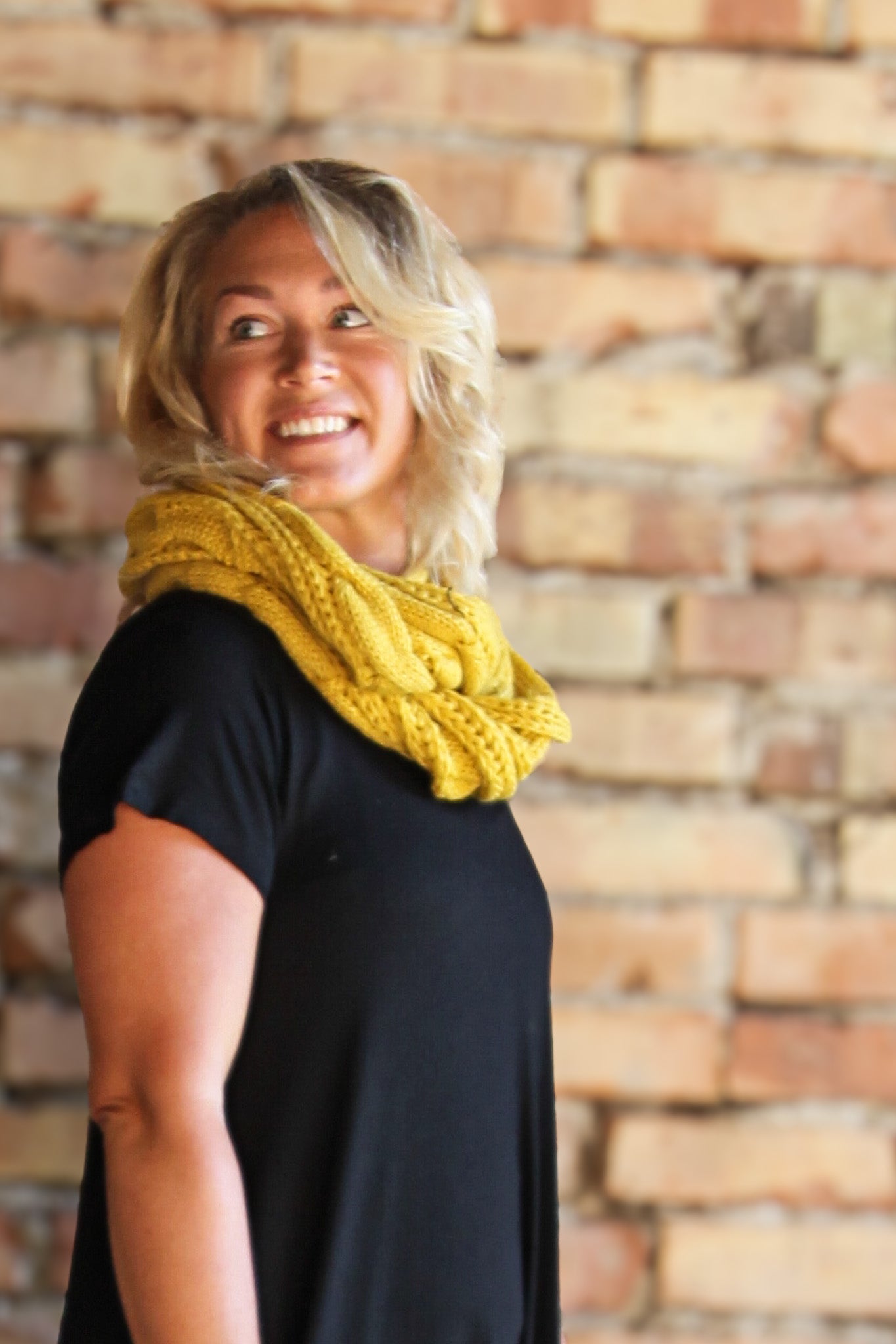 Senapsgul Stickad Halsduk Sigrid Mustard