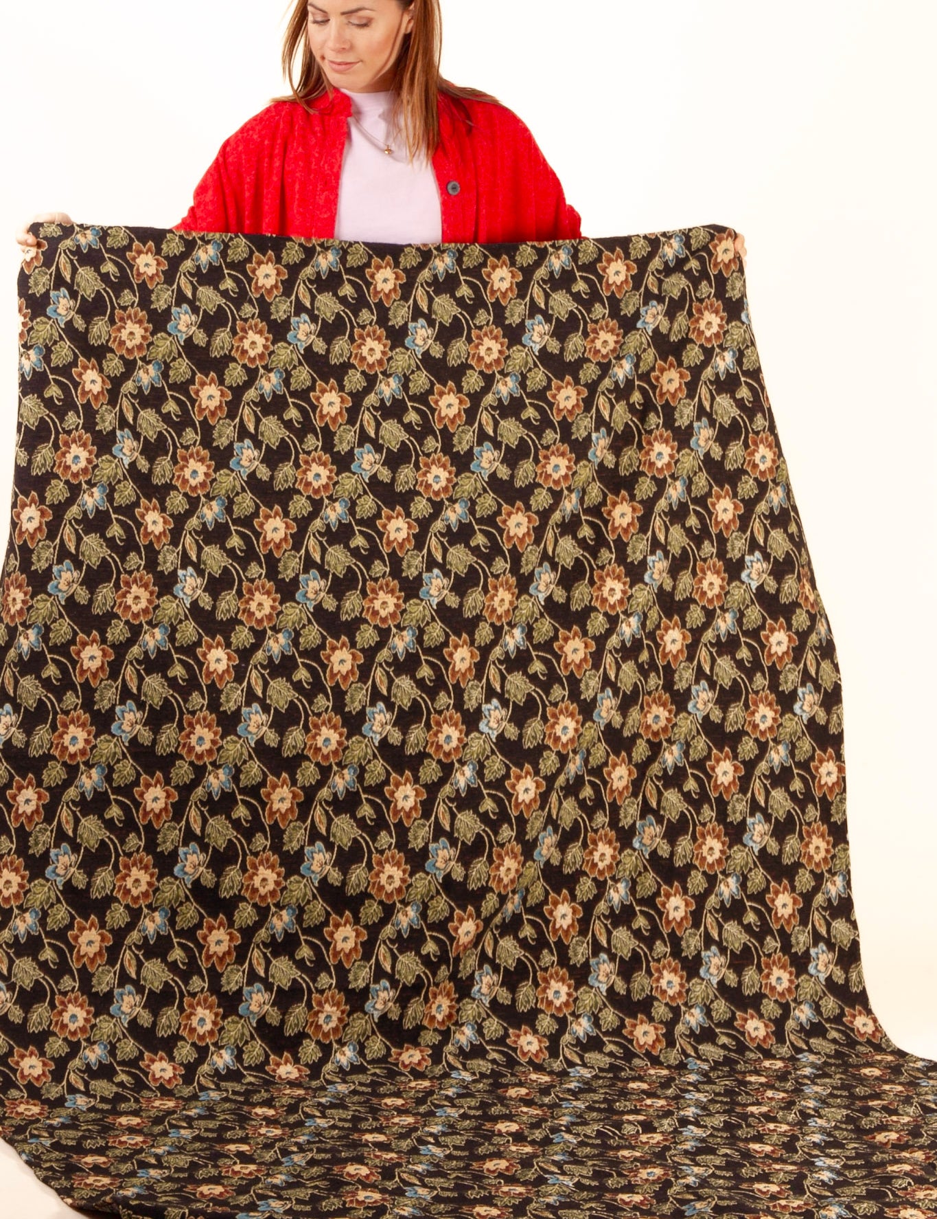 Svart_Blommig_Filt_Alvdalen_Black_Base_Flower_Print2.jpg