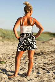 Zwarte bloemenshorts Ronja Olijfzwart