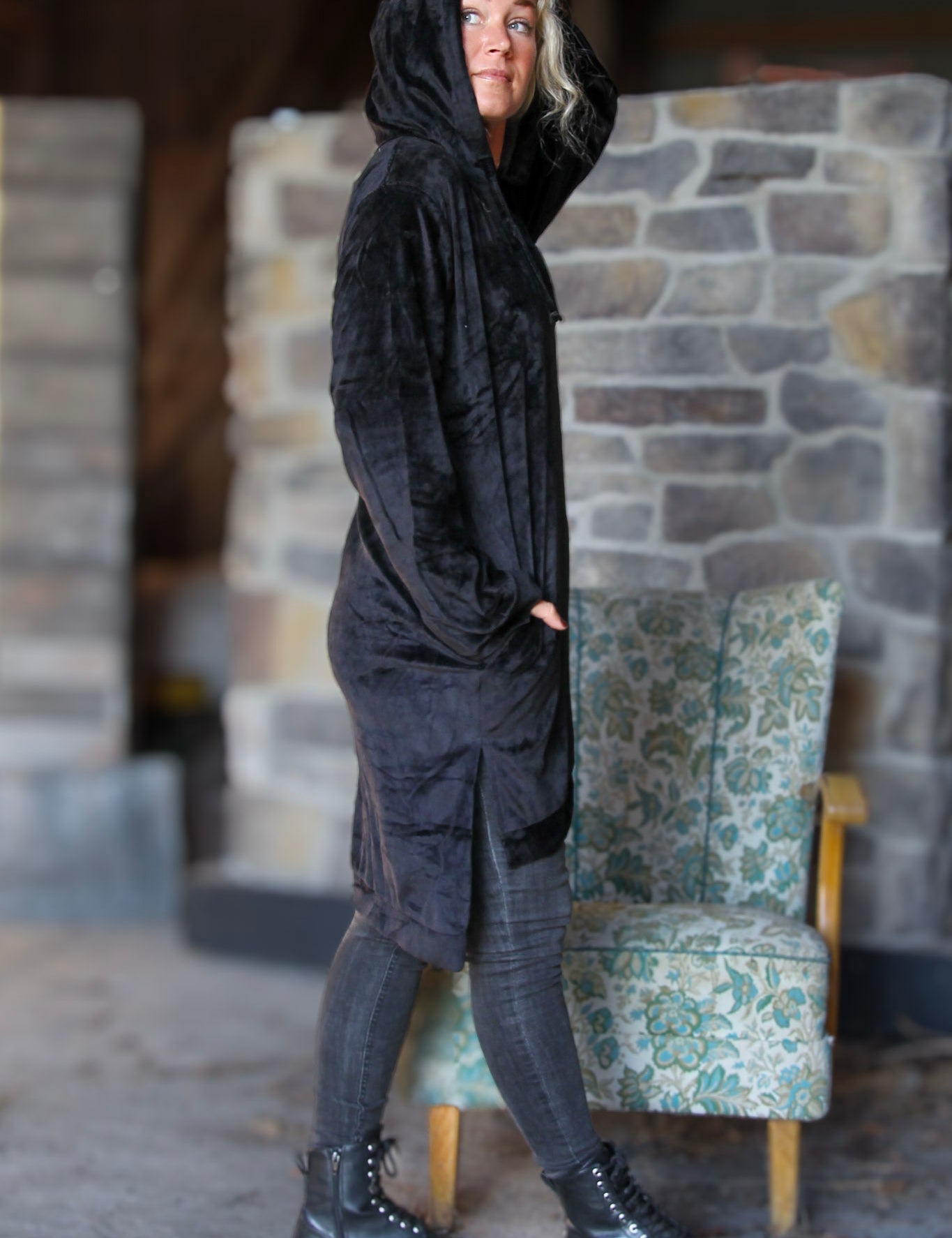 Svart_Hoodie_Klanning_Long_Black3.jpg