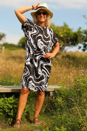 Schwarzes Blumenkleid Alani Black