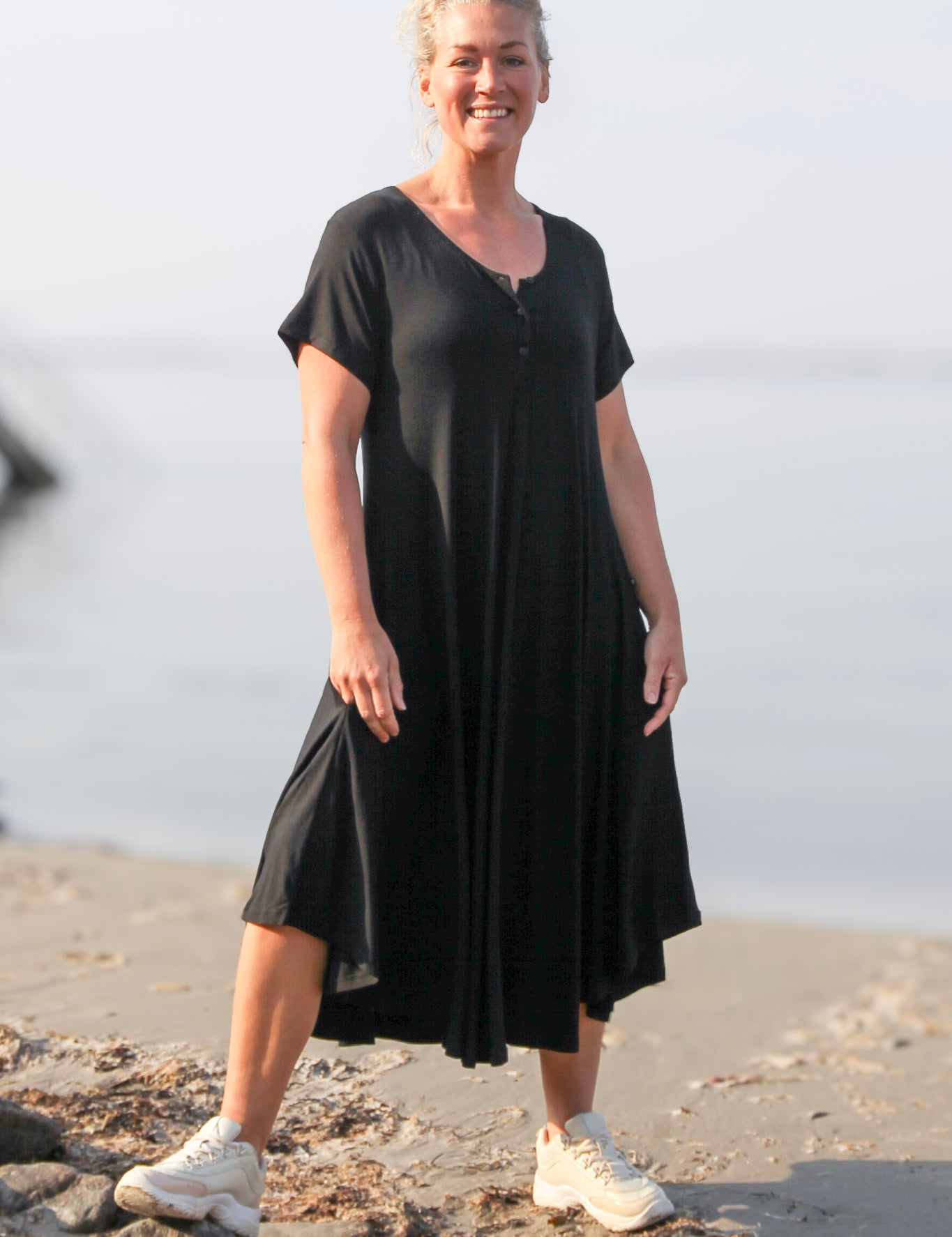Svart_Klanning_Lillyane_Long_Black_255.jpg