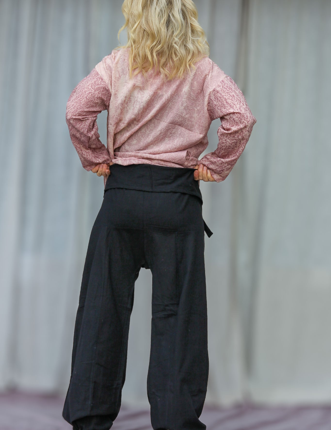 Svart_Omlottbyxa_Breath_Linen_Black2.jpg