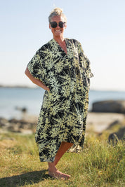 Svart/Hvit Bladmønstret Kaftan Kjole Blomst Hav Svart Hvit