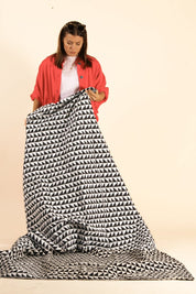 Black &amp; White Patterned Blanket Älvadalen Black &amp; White Triangle Print