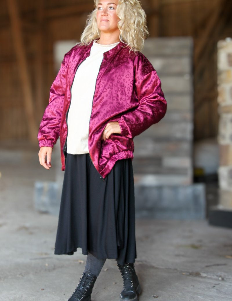 Vinrod_Leopardmonstrad_Jacka_Koster_Maroon_252.jpg