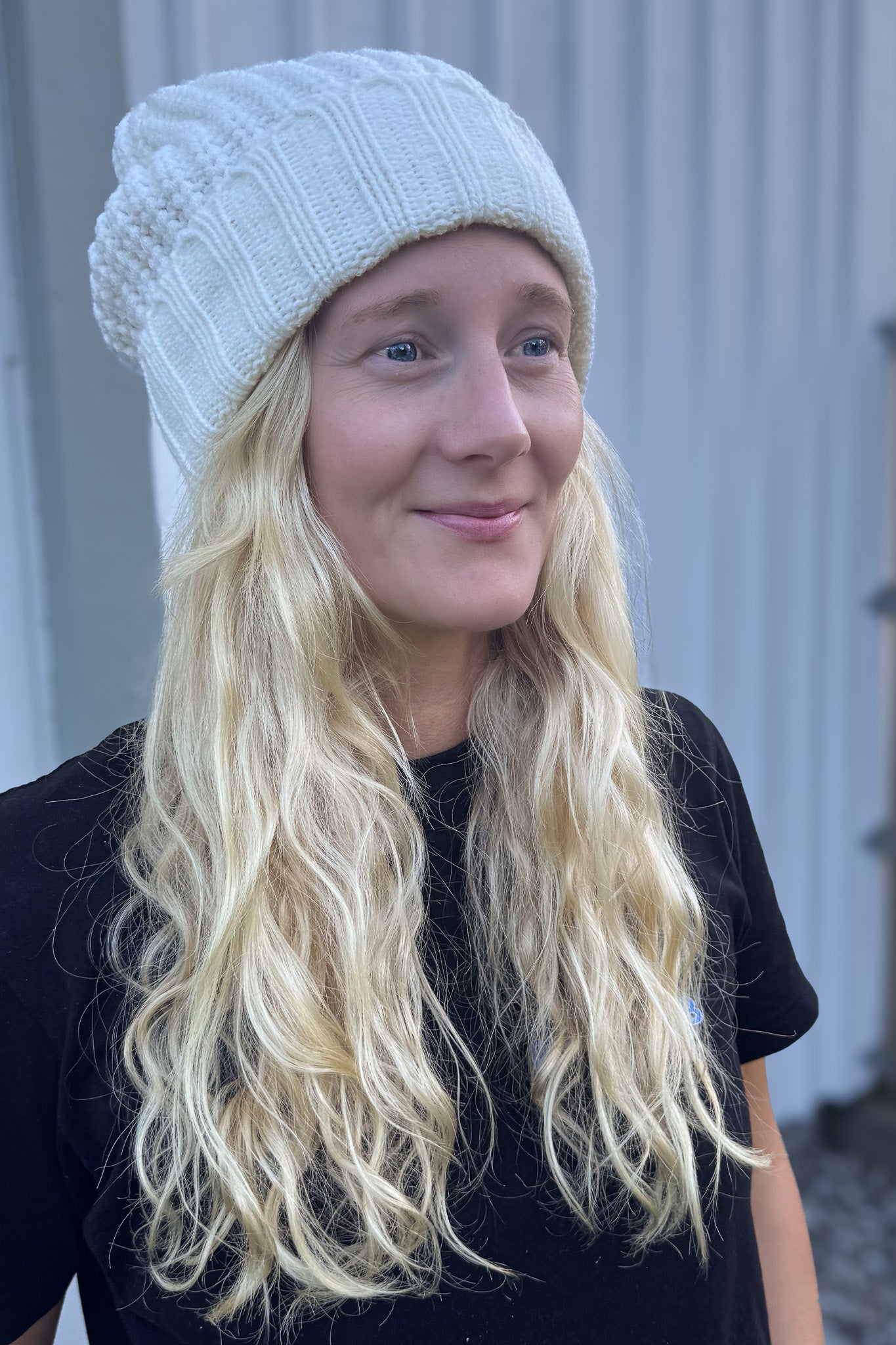 Beige Stickad Mössa Astrid Khaki