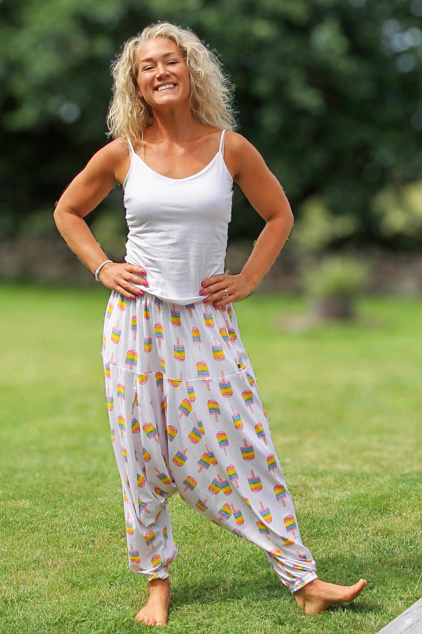 White Harem Pants Yoggi Icecream White Base