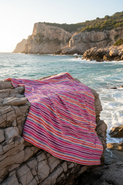 Draperad över klippor