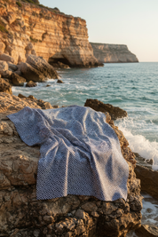 Draperad över klippor