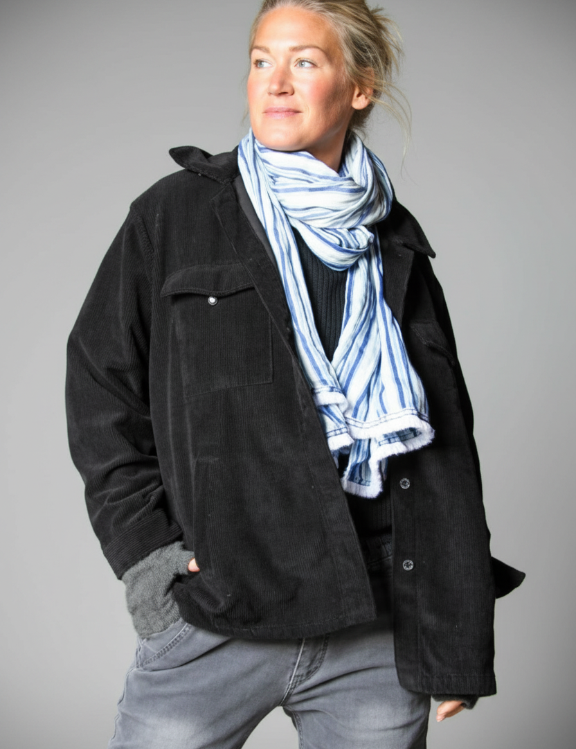 enhanced-Bla_Scarf_Svep_Stripe_Blue_252_2048x2048_89519e18-2f27-4107-ad95-4c1853fe9ff4.png