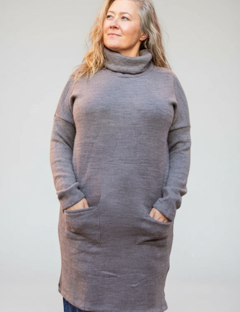 enhanced-Brun_Gra_Trojklanning_Polo_Loose_Brown_Grey_251_2048x2048_3c03497c-9a74-45ff-bcf0-9fa52a10ea08.png