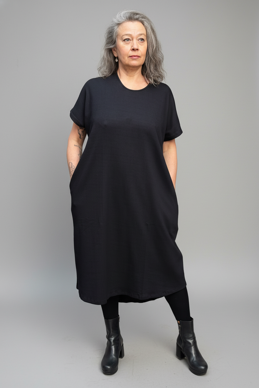 Svart Ribbad Klänning Eveline Black