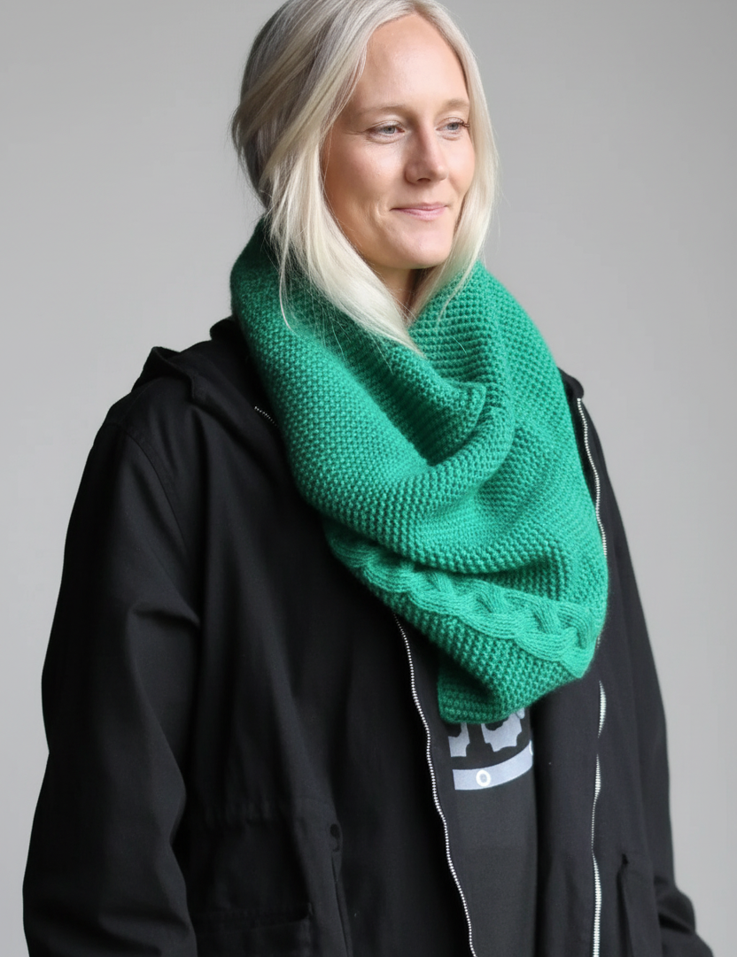 enhanced-GronHalsdukIngridGreen3_2048x2048_a52b9562-dfd5-4723-922a-9c35e328fff0.png
