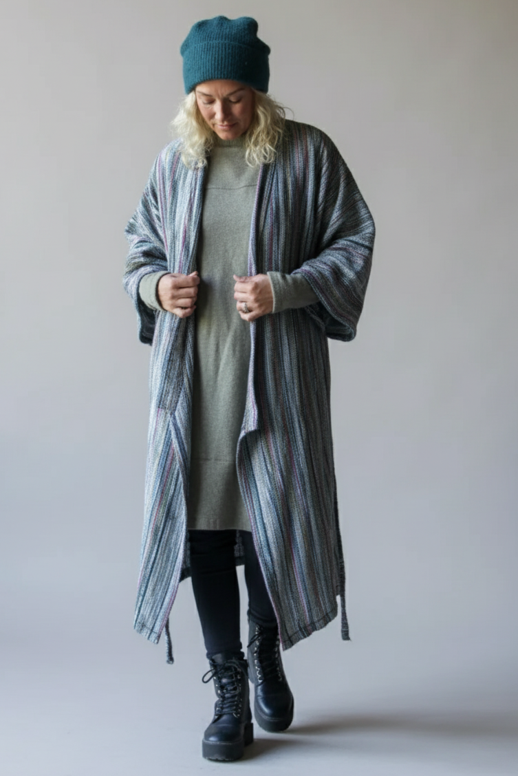 Raidallinen kimono Aderna Dark Stripe