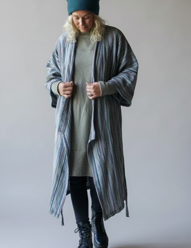 enhanced-Kimono_Morkgrarandig_Aderna_Dark_Stripe_256_7ebb21d7-5732-4c26-9fb0-e2c091aea1b4_2048x2048_1.png