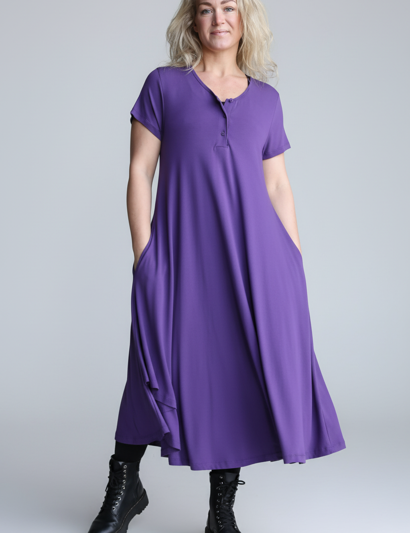 enhanced-Lila_klanning_lilly_3_2048x2048_86bcb12b-7da2-4c87-ab13-ba512ea365a8.png
