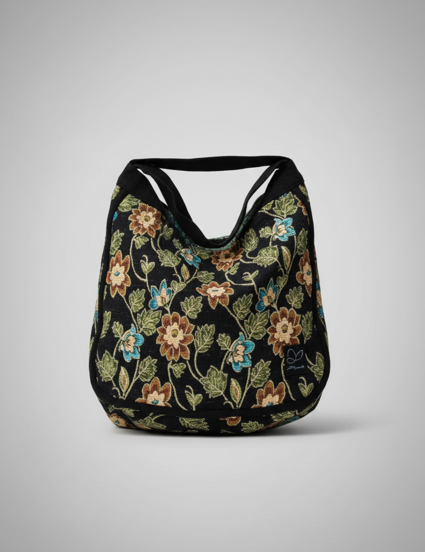 enhanced-Svart_Blommmonstrad_Vaska_Hamra_Black_Base_Flower_Print_251_2048x2048_2bab6163-01e3-42bb-b039-4c0a9523c71b.png