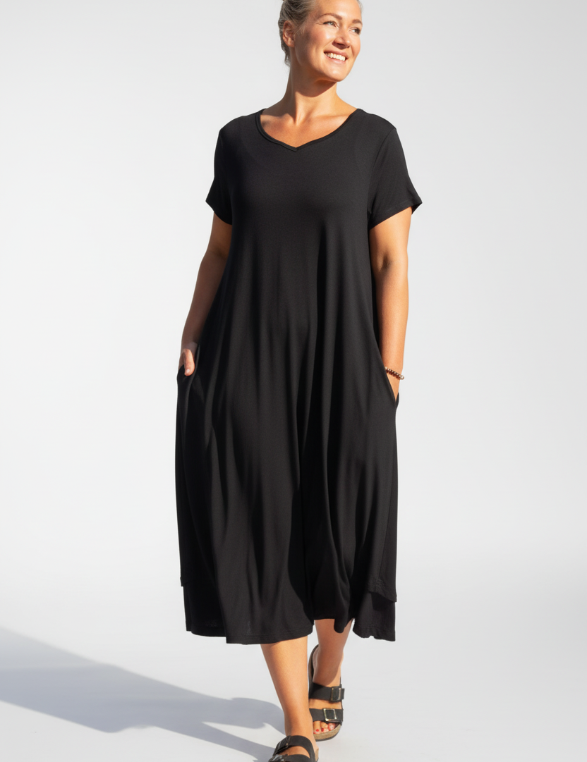enhanced-Svart_Klanning_Ballerina_V-Neck_Black239_2048x2048_44b6fc28-68d6-48ad-aa83-13b0e8aa72e7.png