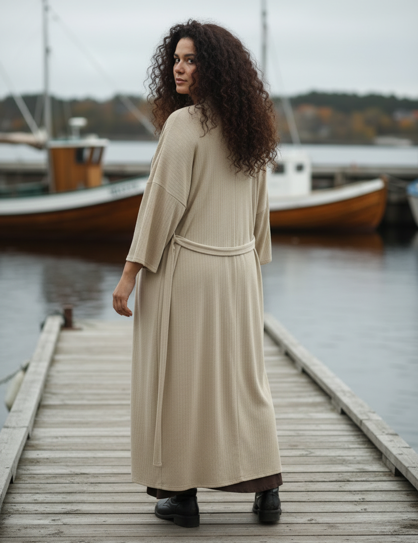 Kimono bakifrån i hamnen