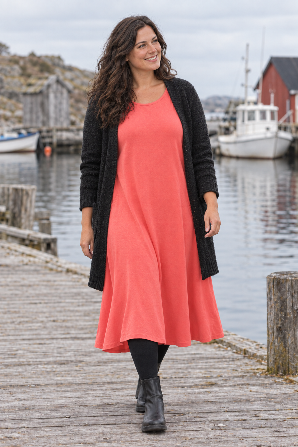Korallrosa Ballerina med ny modell vid kajen