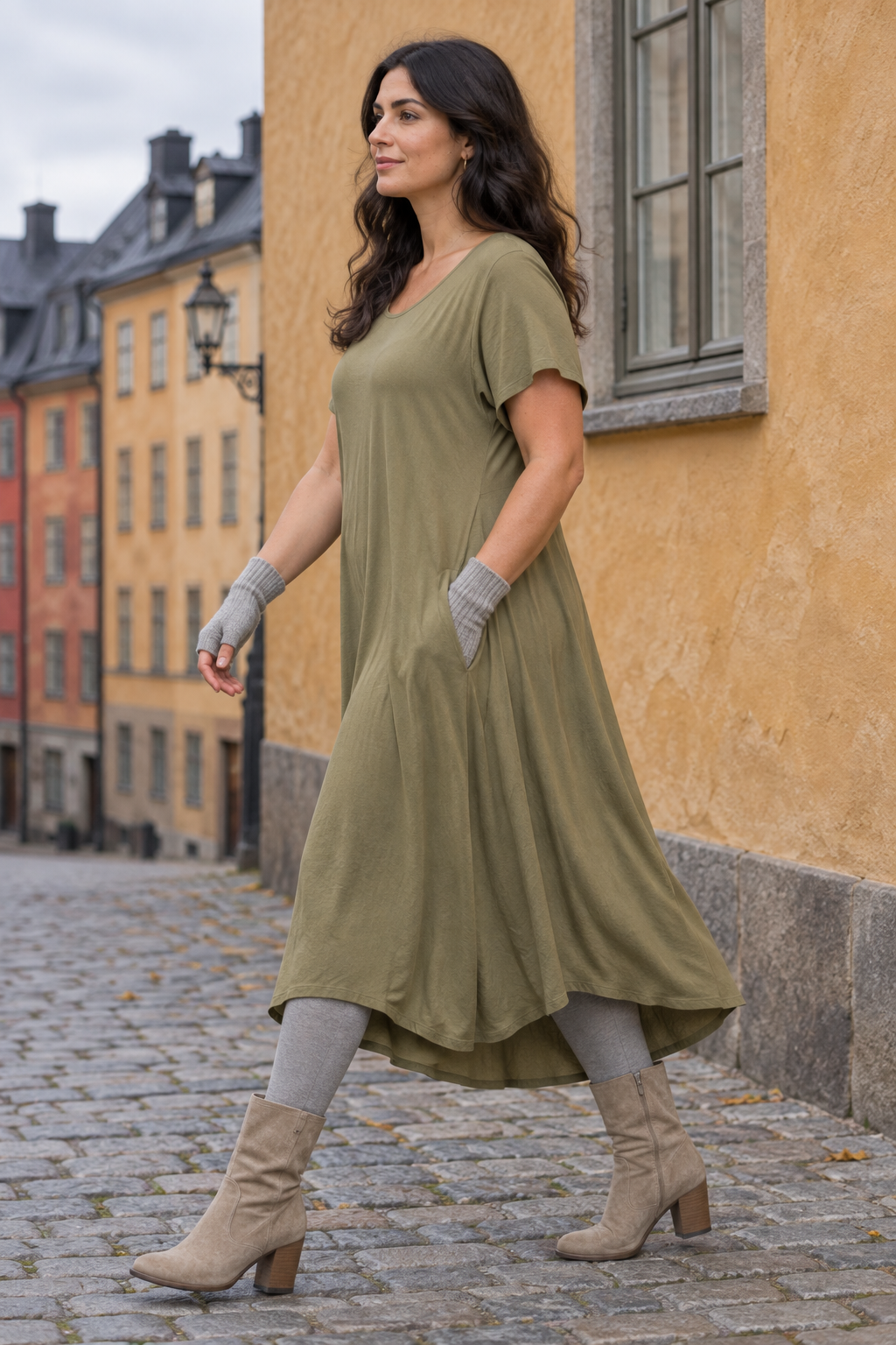 Olivgrön Ballerina från sidan i Gamla stan