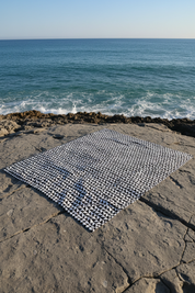 På klippor vid havet