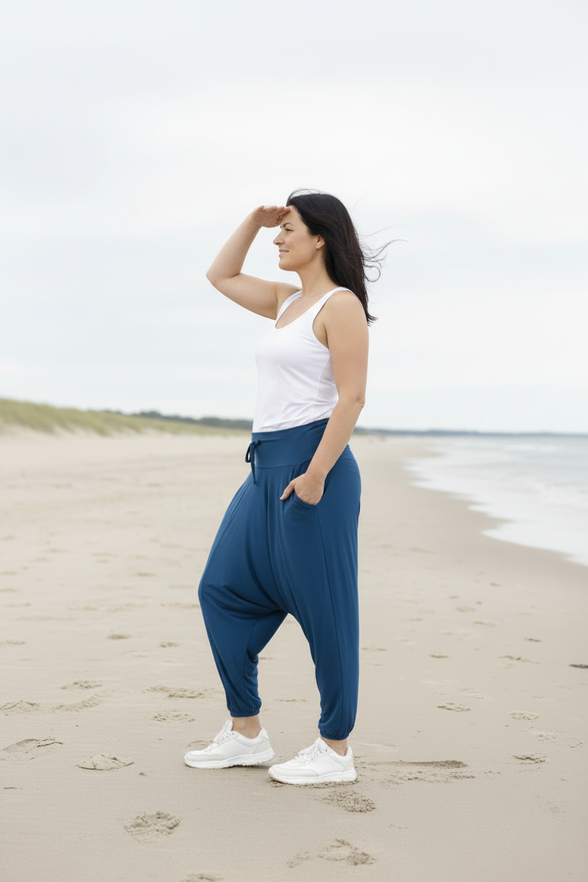 Profil, skuggar ögonen, tittar mot horisonten