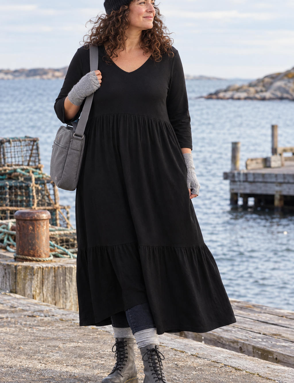 Svart klänning med blick mot havet