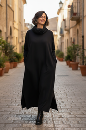 Svart klänning med synligt material