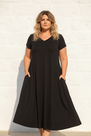 Svart V-neck – Rak pose